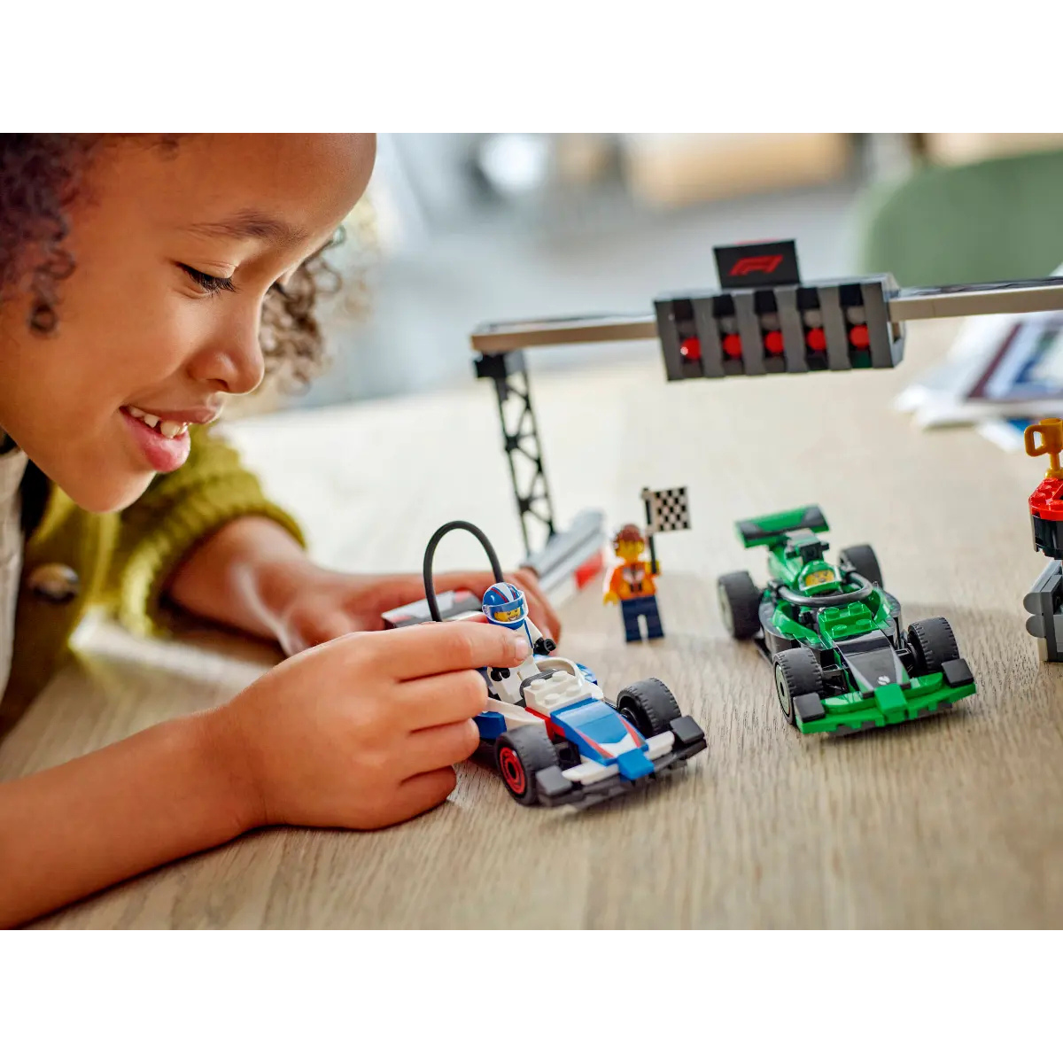 Lego | F1® Grid with VCARB & Sauber Race Cars