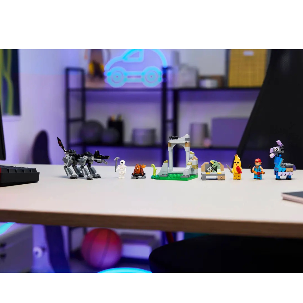 Lego | Fortnite® Peely & Sparkplug’s Camp