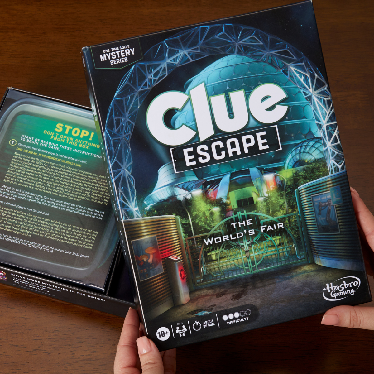 Clue | Escape La Explosión Universal