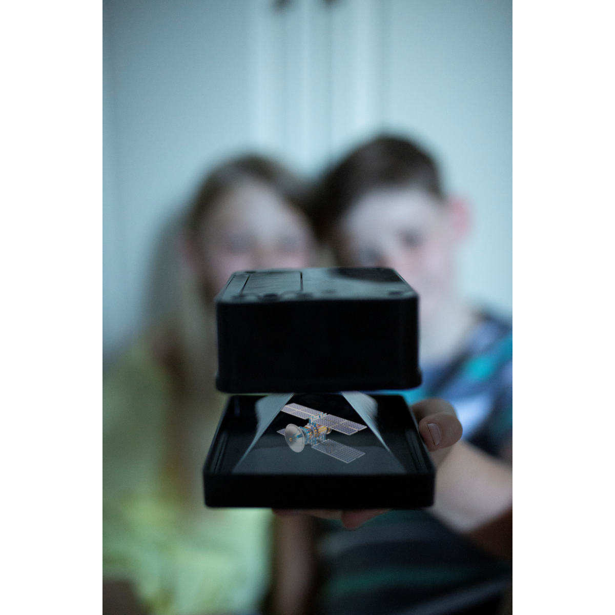 Kidz Labs Hologram Projector