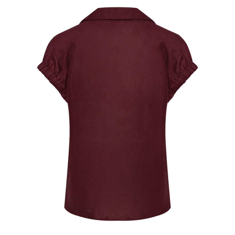 Blusa Janine cuello camisero escote en V - vista frontal vinotinto ruedo asimétrico