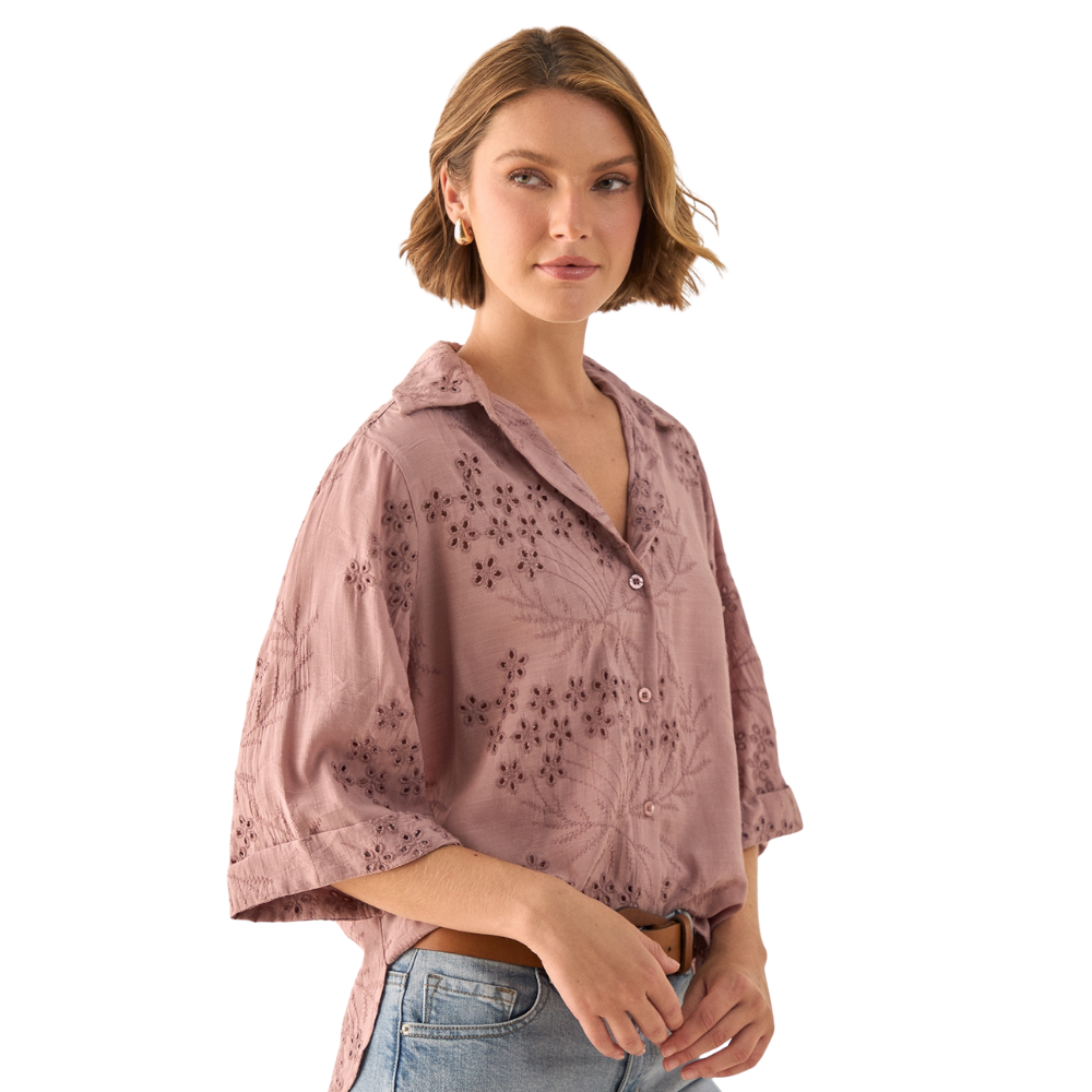 Esprit | Camisa con Bordados Calados Florales