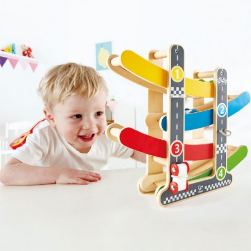 Hape | Circuito de Madera con Carritos de Carrera