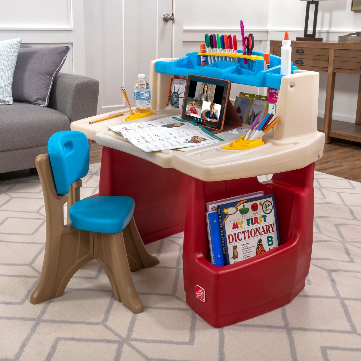 Step 2 | Deluxe Art Master Desk