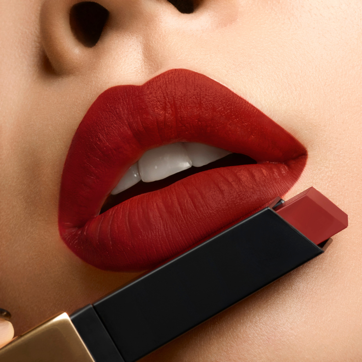 Yves Saint Laurent Rouge Pur Couture The Slim 9