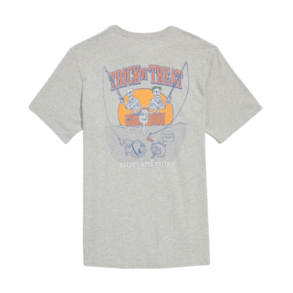 Vineyard Vines | Camiseta de manga corta con bolsillo Fishing Skeletons