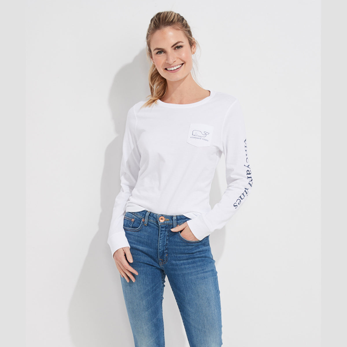 Vineyard Vines | Camiseta para mujer de manga larga Whale estampado Te