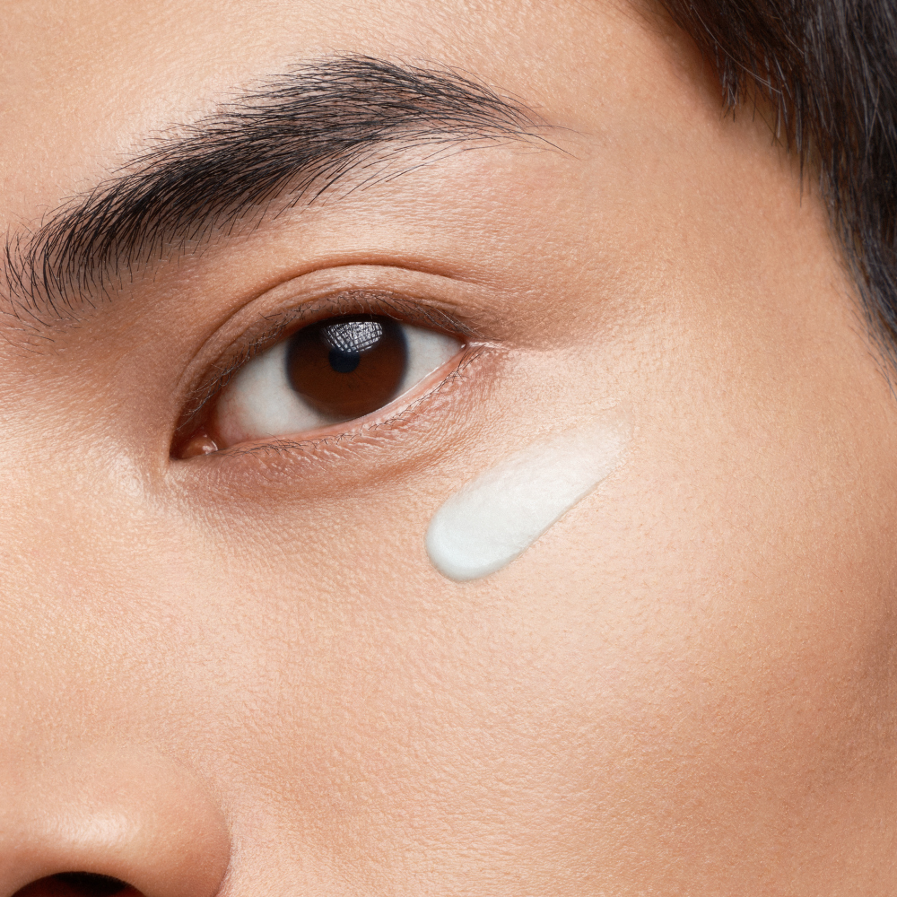 Crema Contorno de Ojos Antiarrugas Biotherm Homme Force Supreme- aplicación contorno ojos