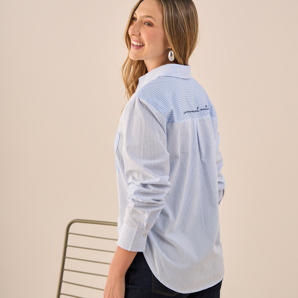 Esprit | Camisa con Rayas Finas y Bordado