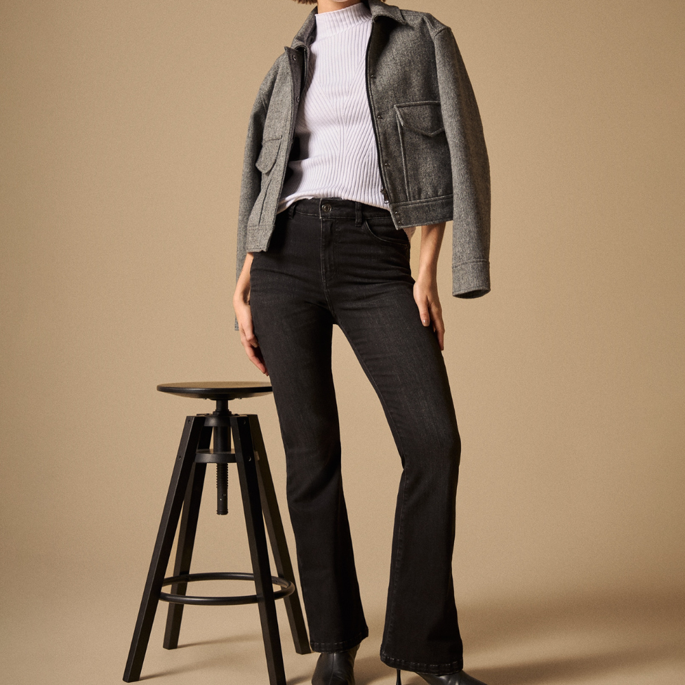 Esprit | Jean de Silueta Flared con Tiro Alto