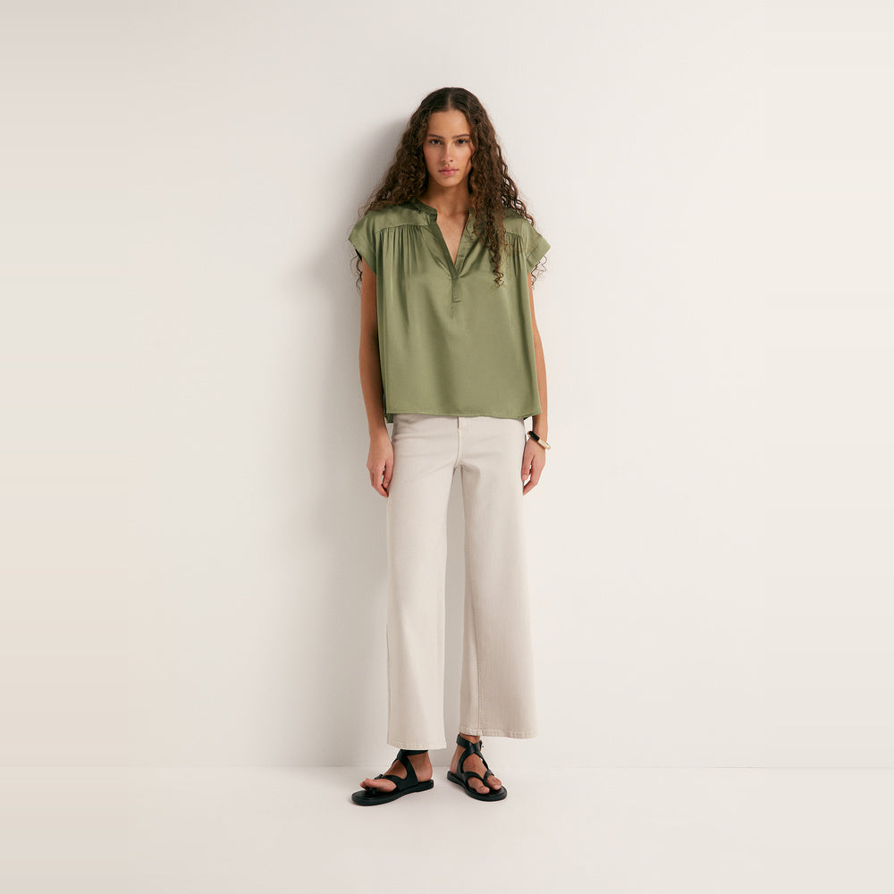 Sfera | Top Satinado con Cuello en Pico para Dama