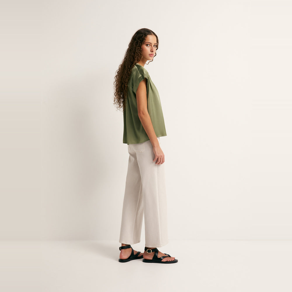 Sfera | Top Satinado con Cuello en Pico para Dama