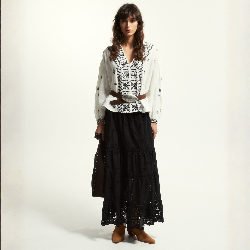 Sfera | Blusa con Bordados en Contraste para Dama