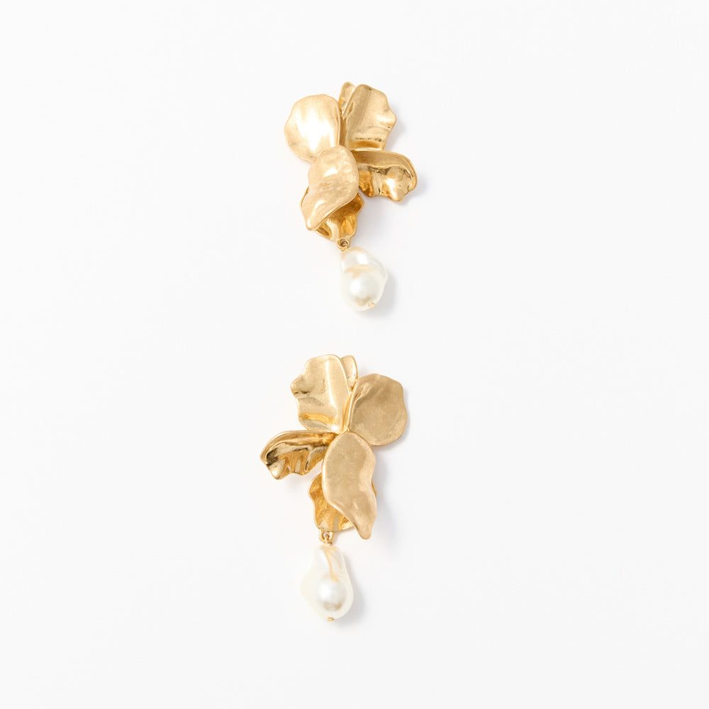 Sfera Aretes de semiflor con perla
