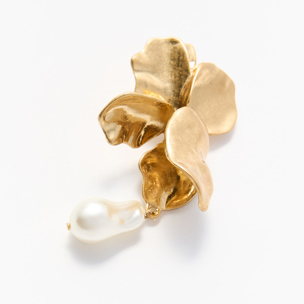 Sfera Aretes de semiflor con perla