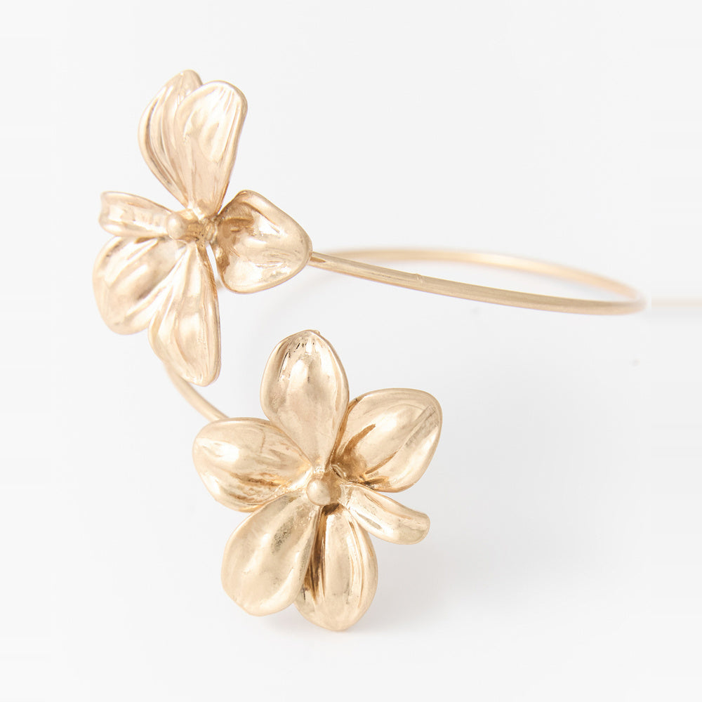 Sfera Brazalete de antebrazo con flores metálicas Dorado