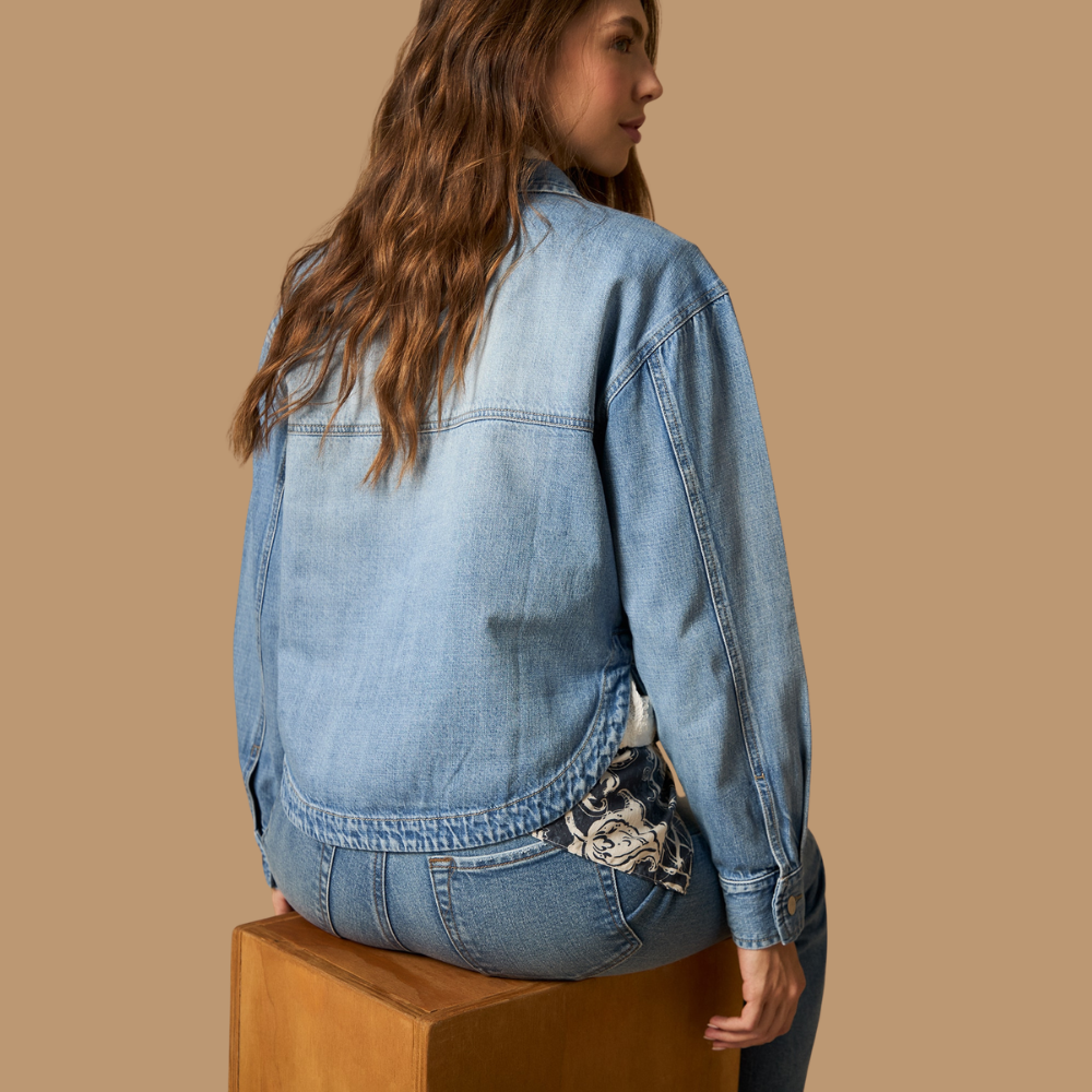 Esprit | Chaqueta Denim Corta en Lavado Claro con Bolsillos