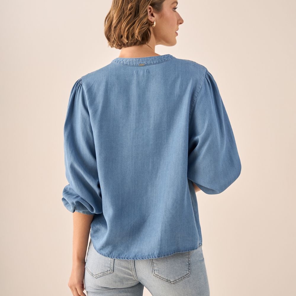 Esprit | Camisa con Delicados Bordados Florales