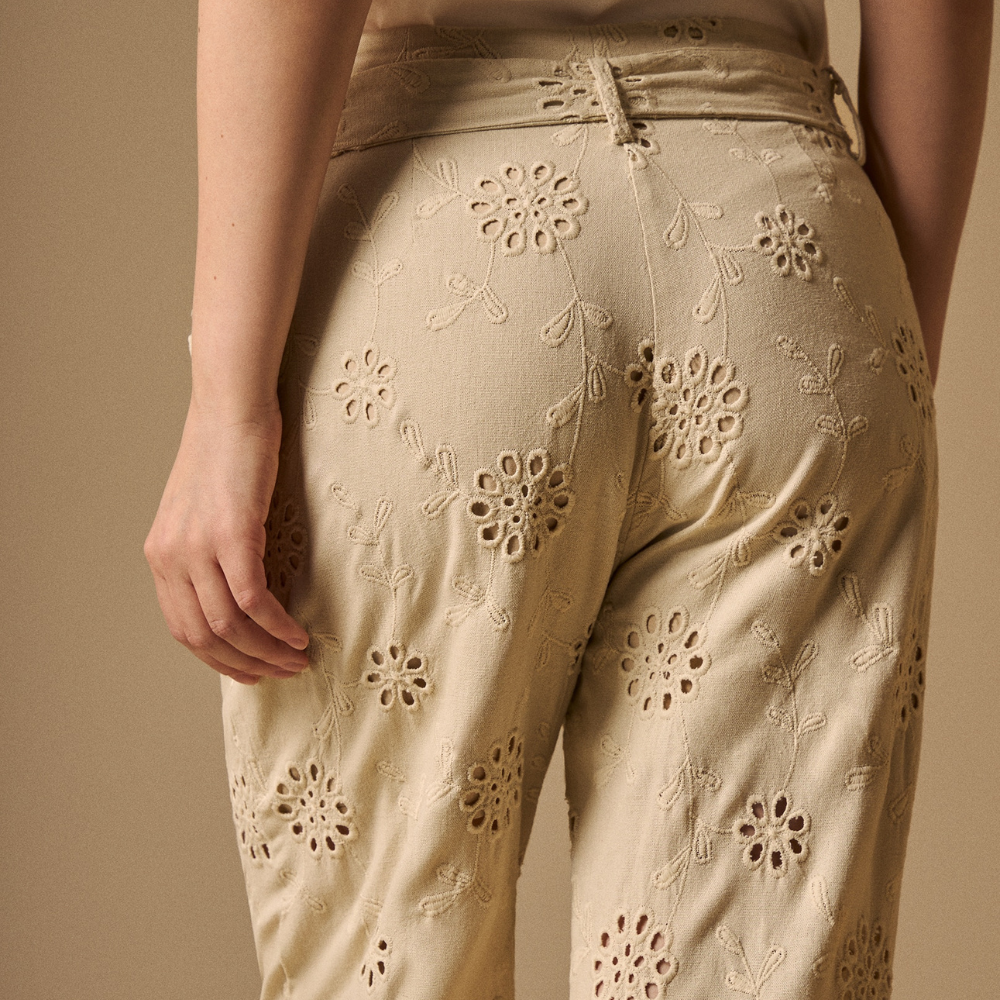Esprit | Pantalón con Bordados Florales