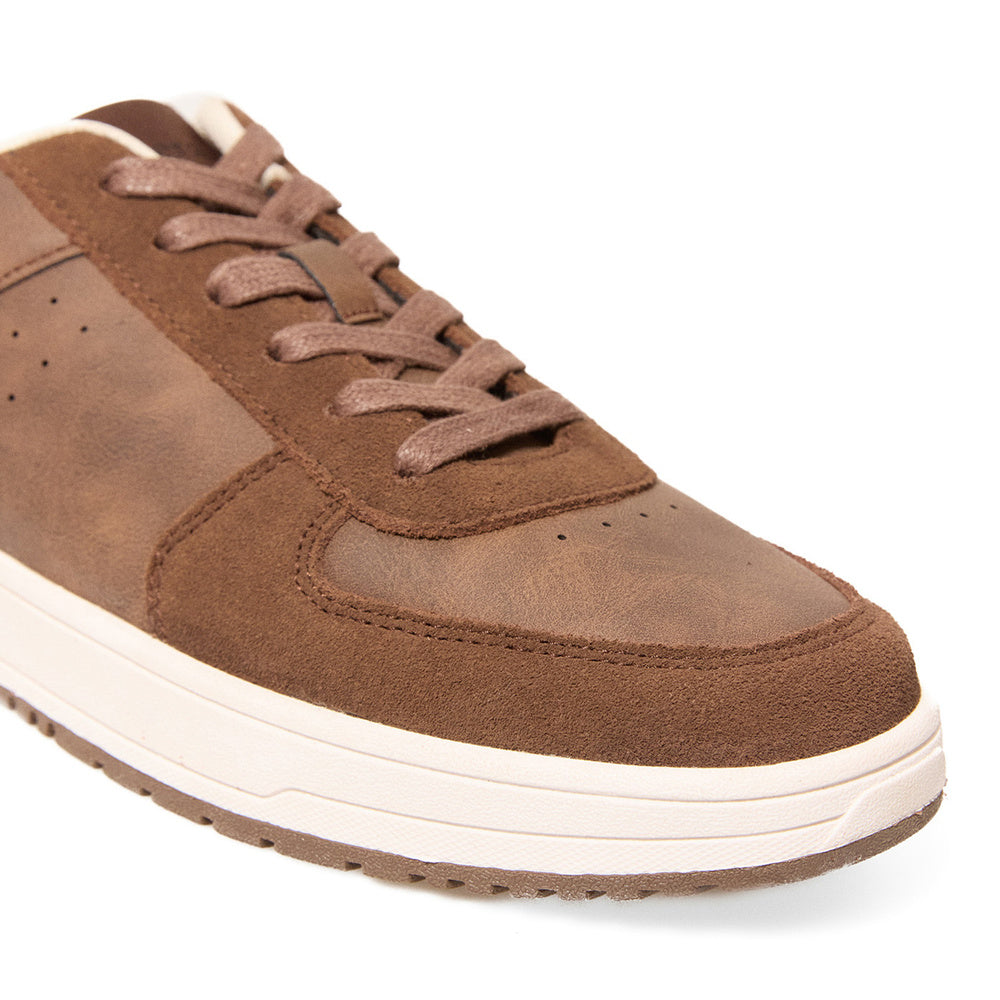 zapatillas casuales efecto piel chocolate