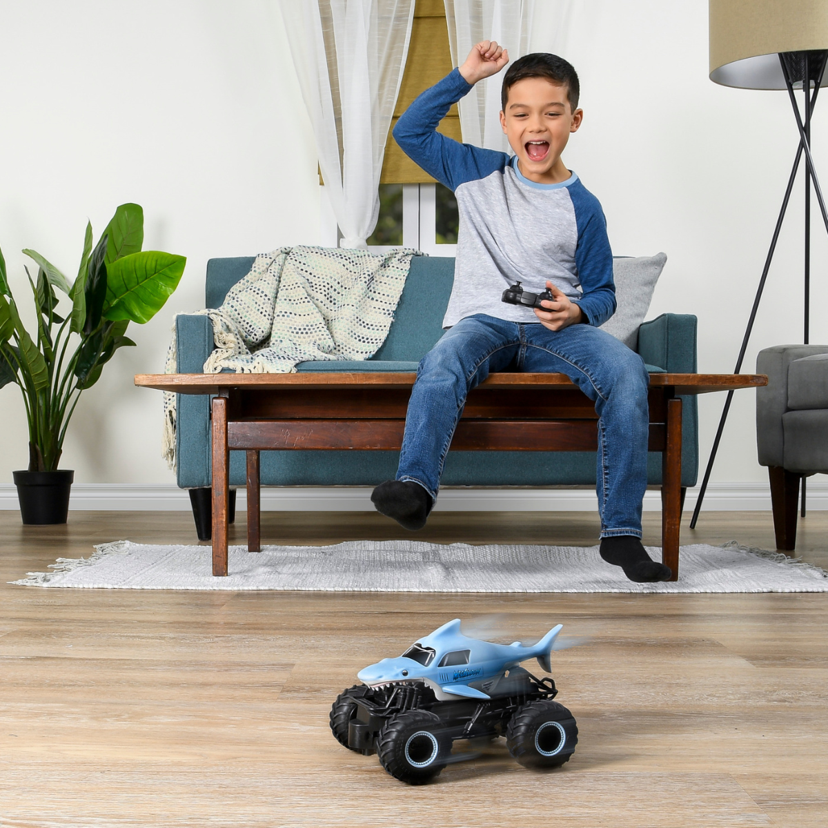 Monster Jam | Megalodon Truck  a Control Remoto