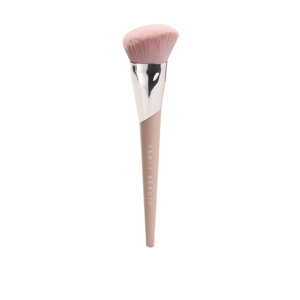 brocha para esculpir rostro Fenty Beauty