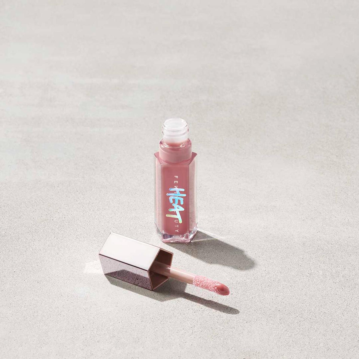 Fenty Beauty | Gloss Bomb Heat Universal Lip Luminizer + Plumper (Brillo de labios con efecto voluminizador)