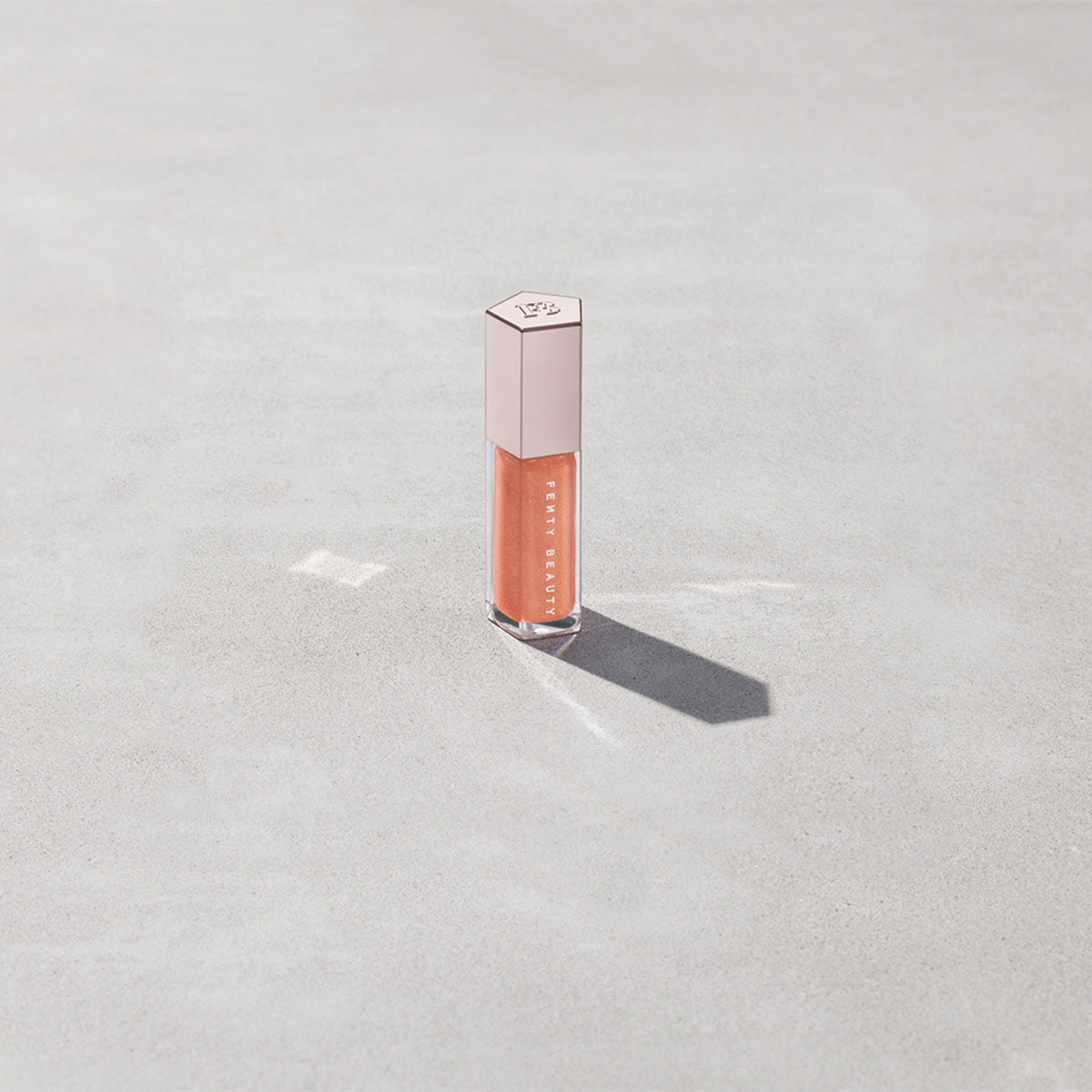 Fenty Beauty   | Gloss Bomb Universal Lip Luminizer (Brillo de labios)
