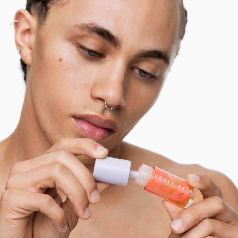 tonico Fenty Skin con salicilico y aloe