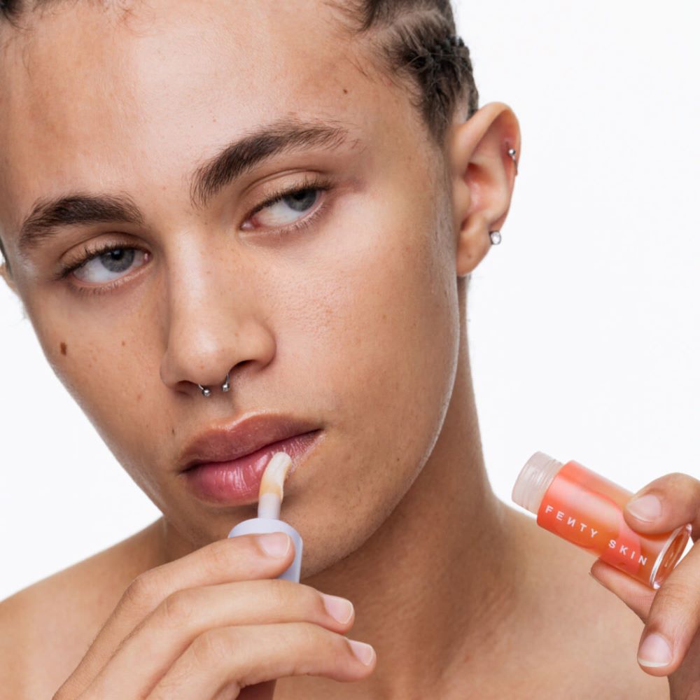 tonico Fenty Skin con salicilico y aloe