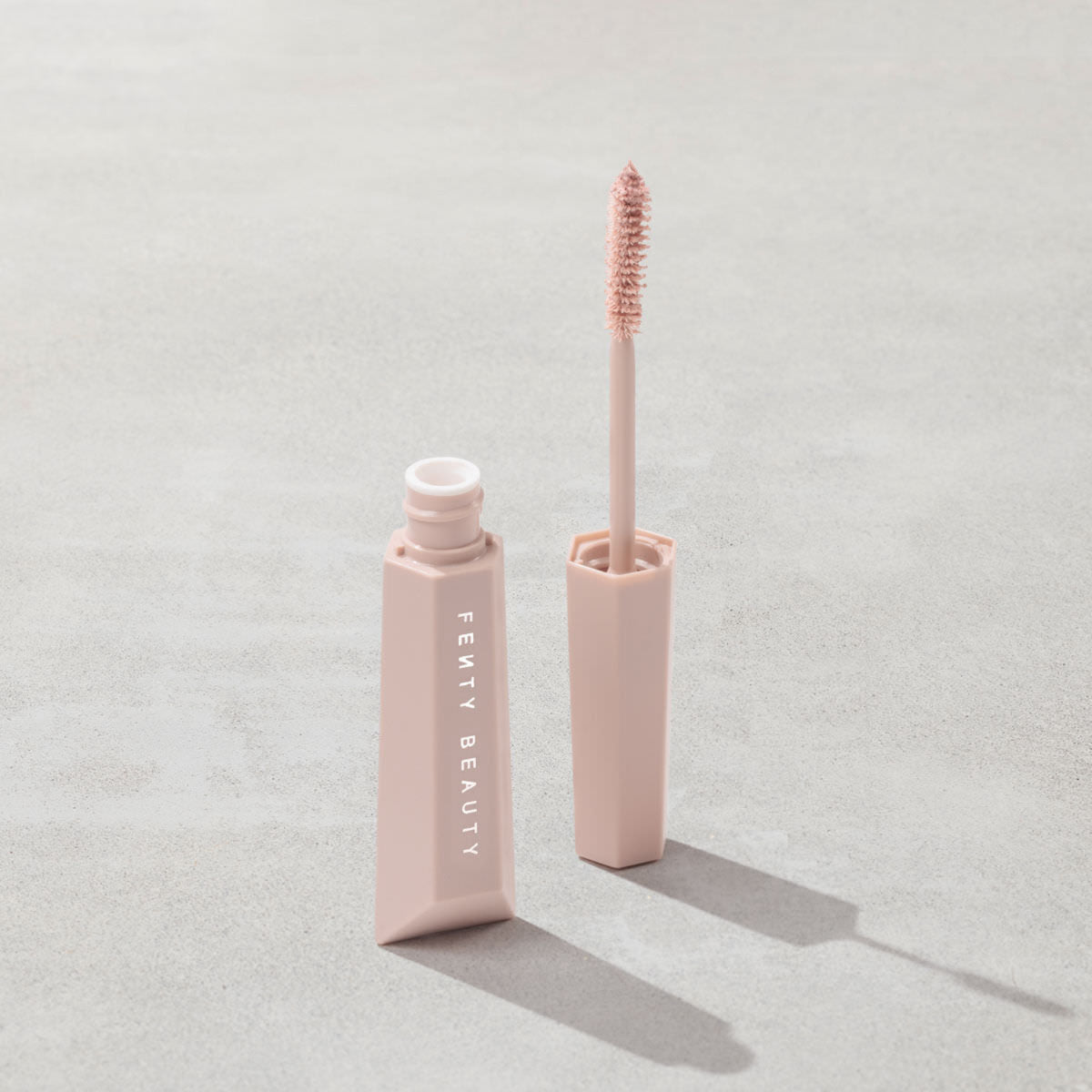 Fenty Beauty | Hella Extra Mascara-Boosting Lash Primer (Primer potenciador de máscara de pestañas)