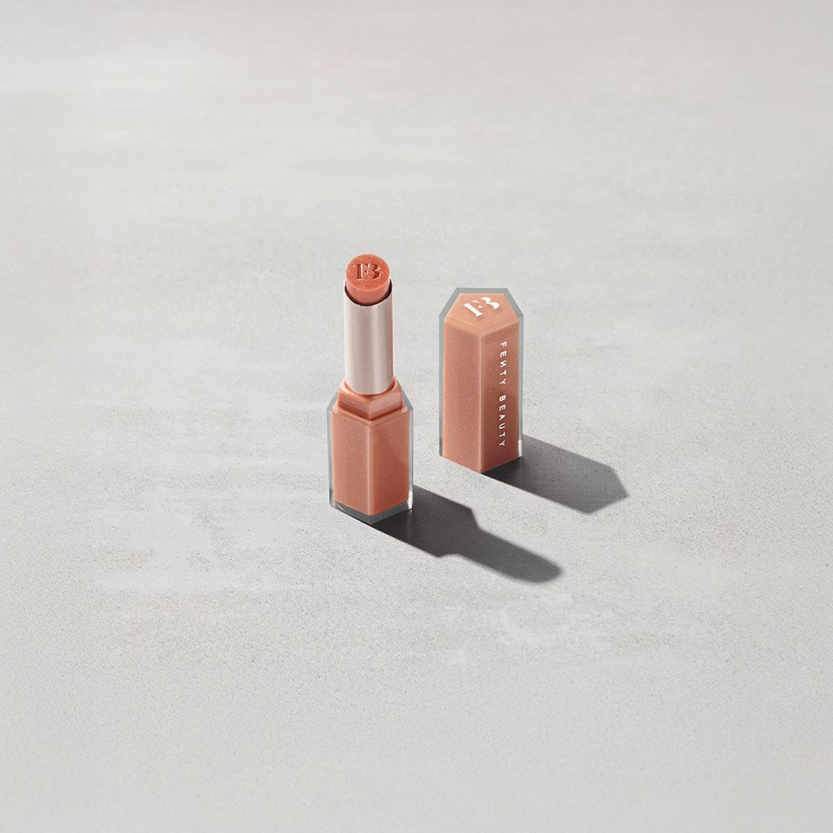 Fenty Beauty | Gloss Bomb Stix High-Shine Gloss Stick (Labial en barra)