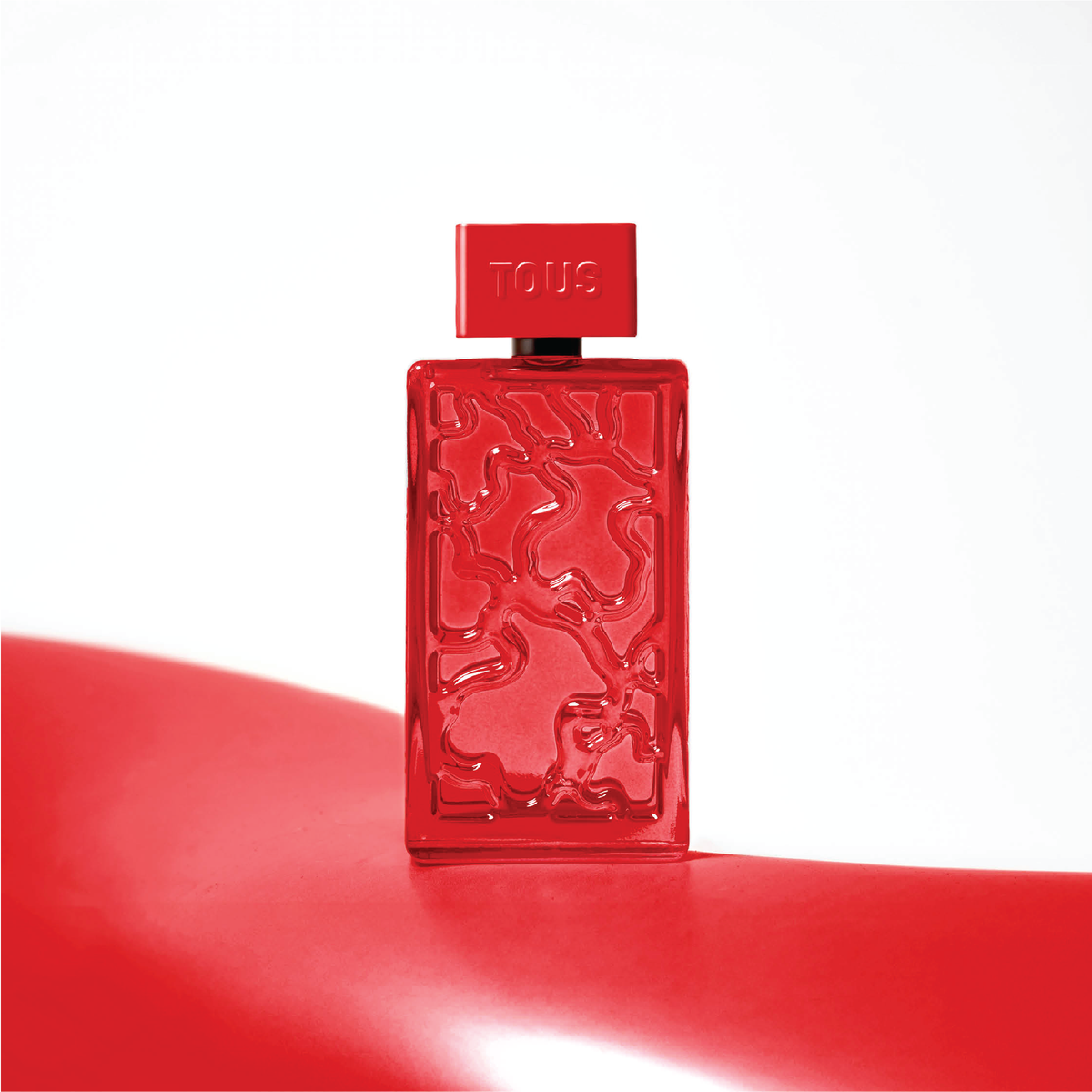 Tous | Kaos In Red