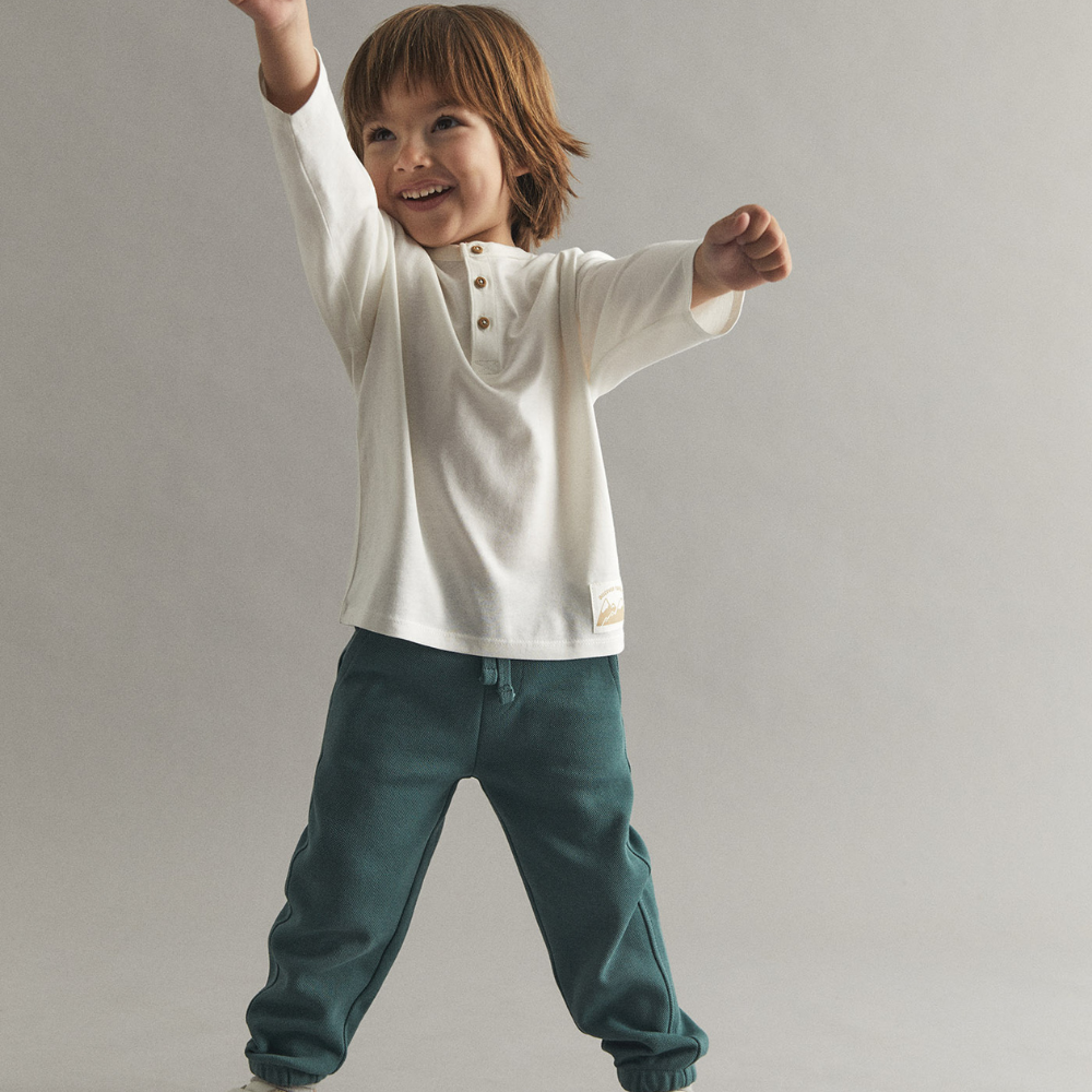 Sfera | Jogger Piqué Liso para Niño