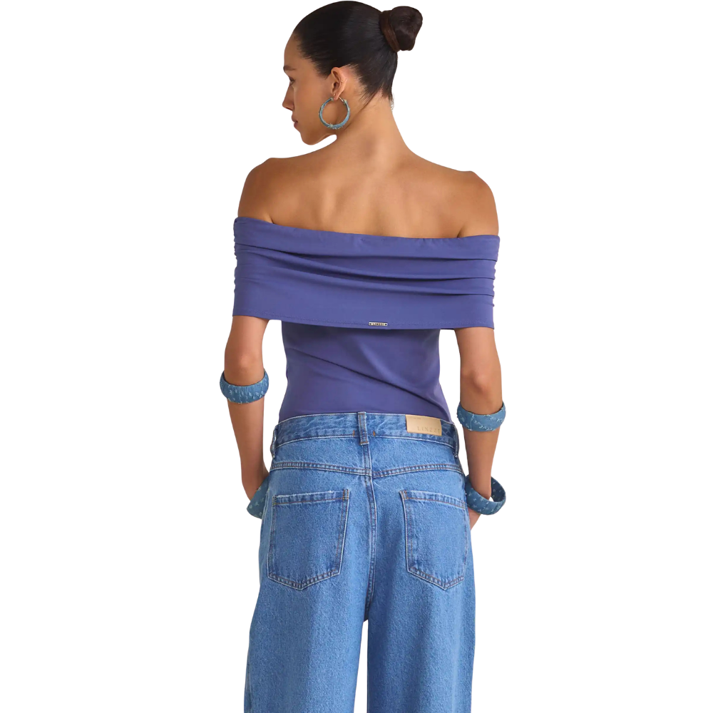 Linzzi | Blusa de Hombros Descubiertos en Punto de Poliamida Delicada