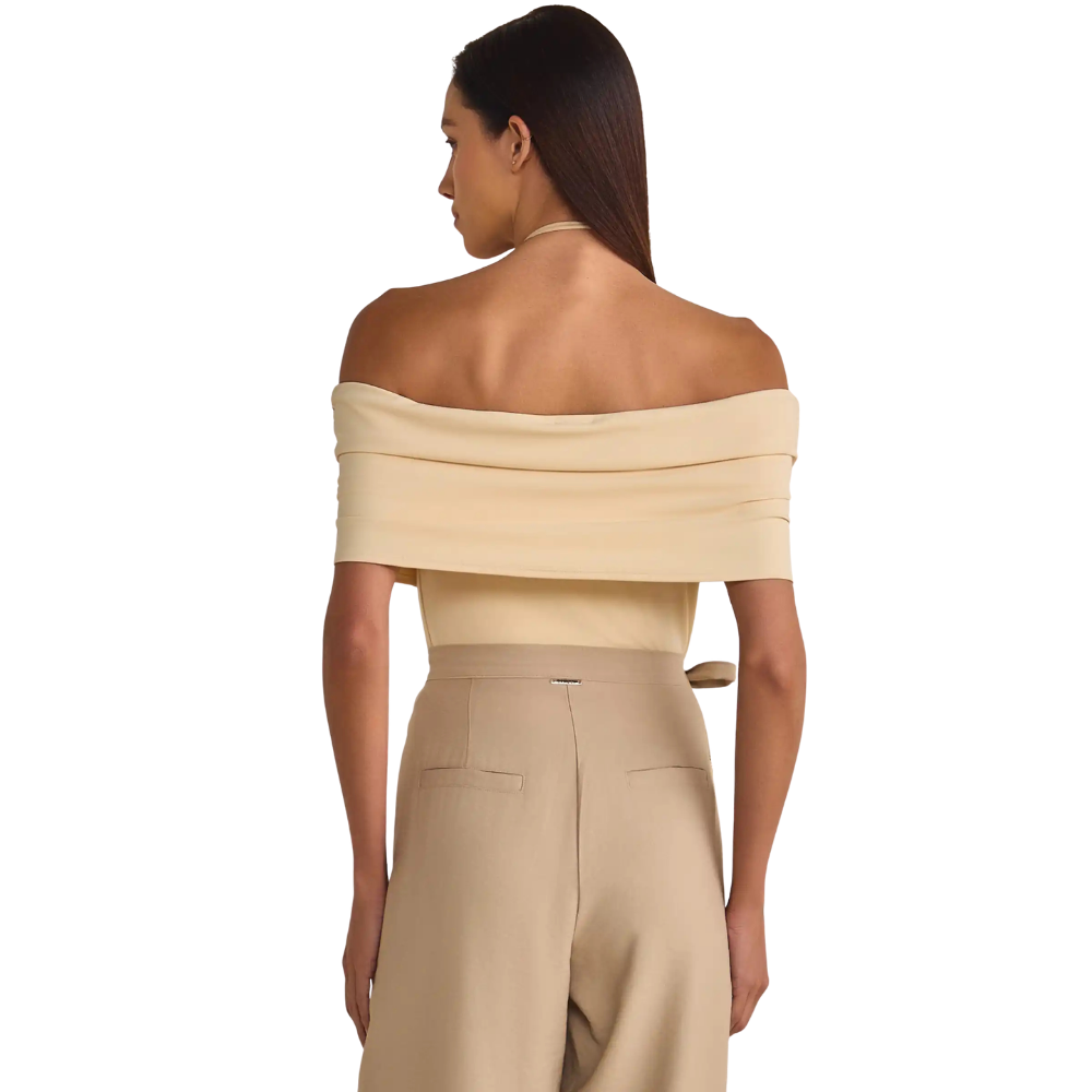 Linzzi | Blusa de Hombros Descubiertos en Punto de Poliamida Delicada
