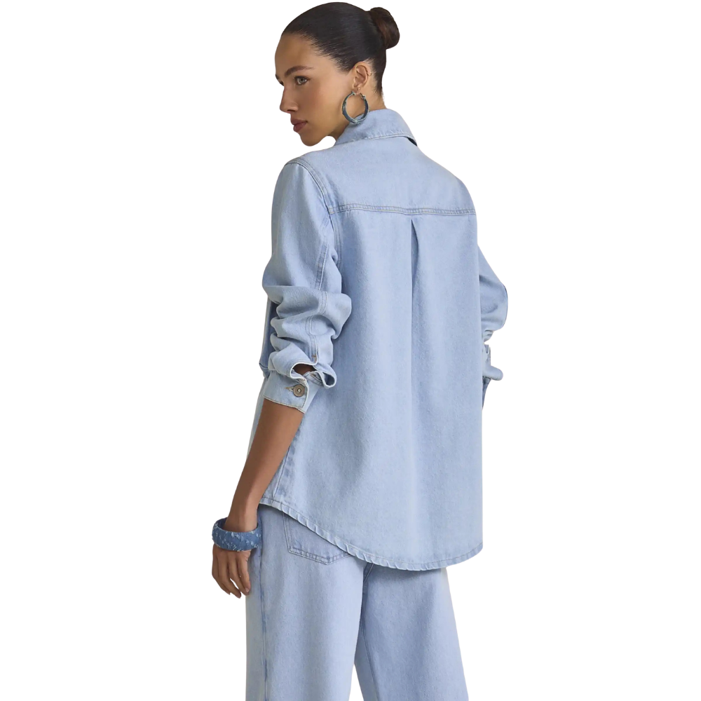 Linzzi | Camisa Denim de Silueta Relajada con Bolsillos Utilitarios para Dama