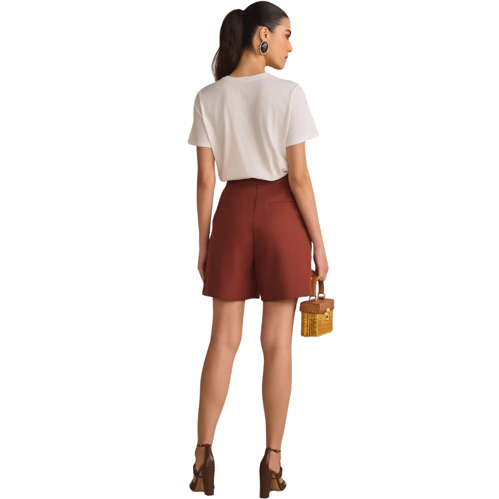 Linzzi | Pantalones Cortos de Estilo Sastre Tela de Rayas de Tiza para Dama