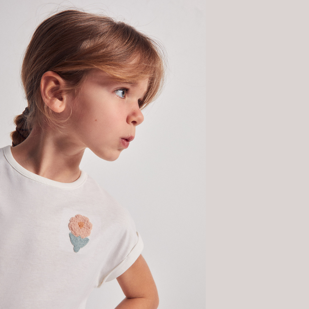 Sfera | Camiseta nudo flores