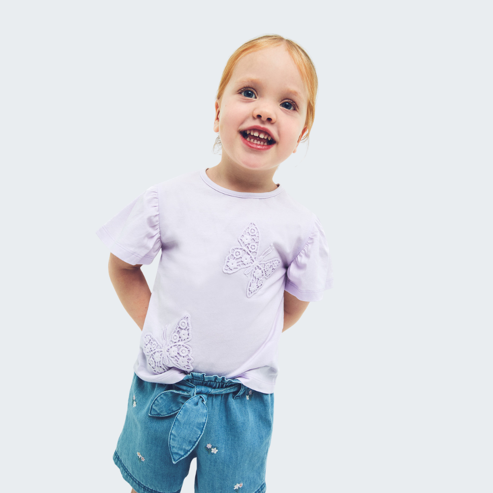 Sfera | Camiseta Parches Mariposa para Niña