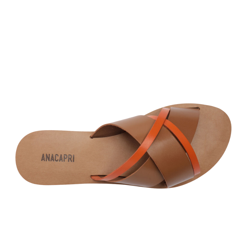Anacapri  |  Sandalia plana con tiras cruzadas, con tiras superpuestas en marrón y naranja