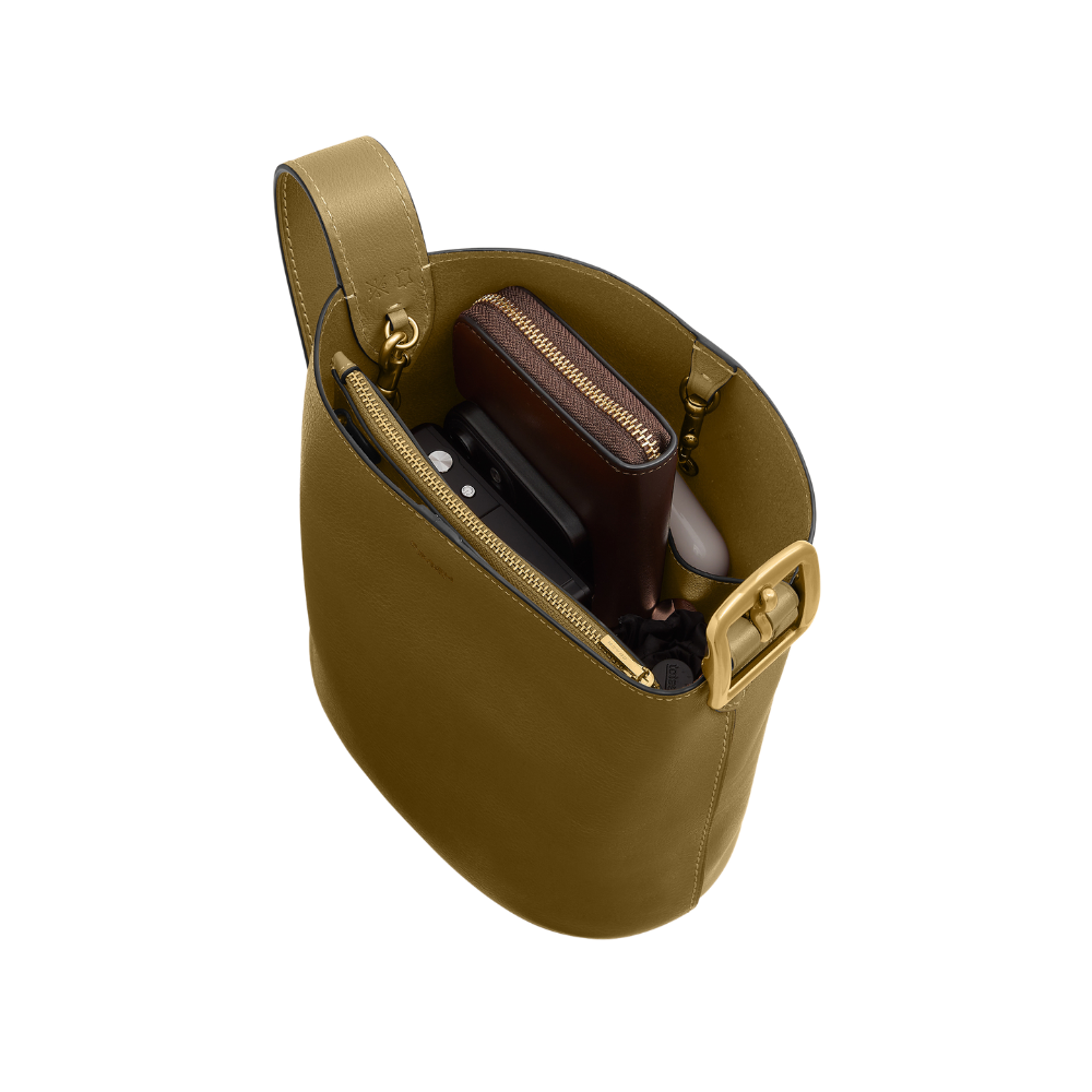 Coach | Bolso tipo cubo Bleecker de piel con veteado natural 21