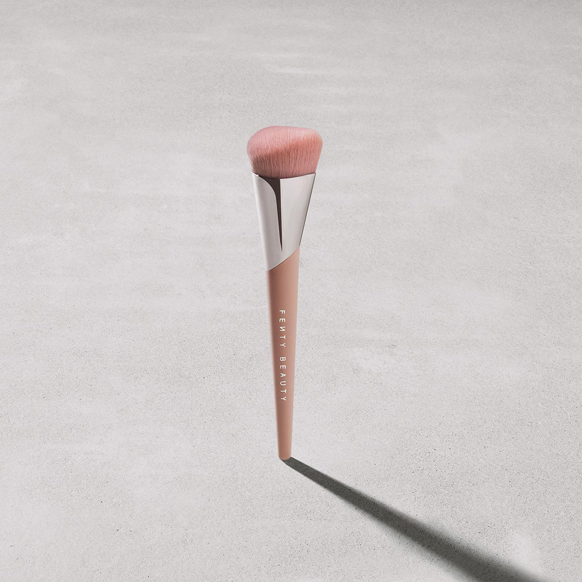 brocha de base Fenty Beauty