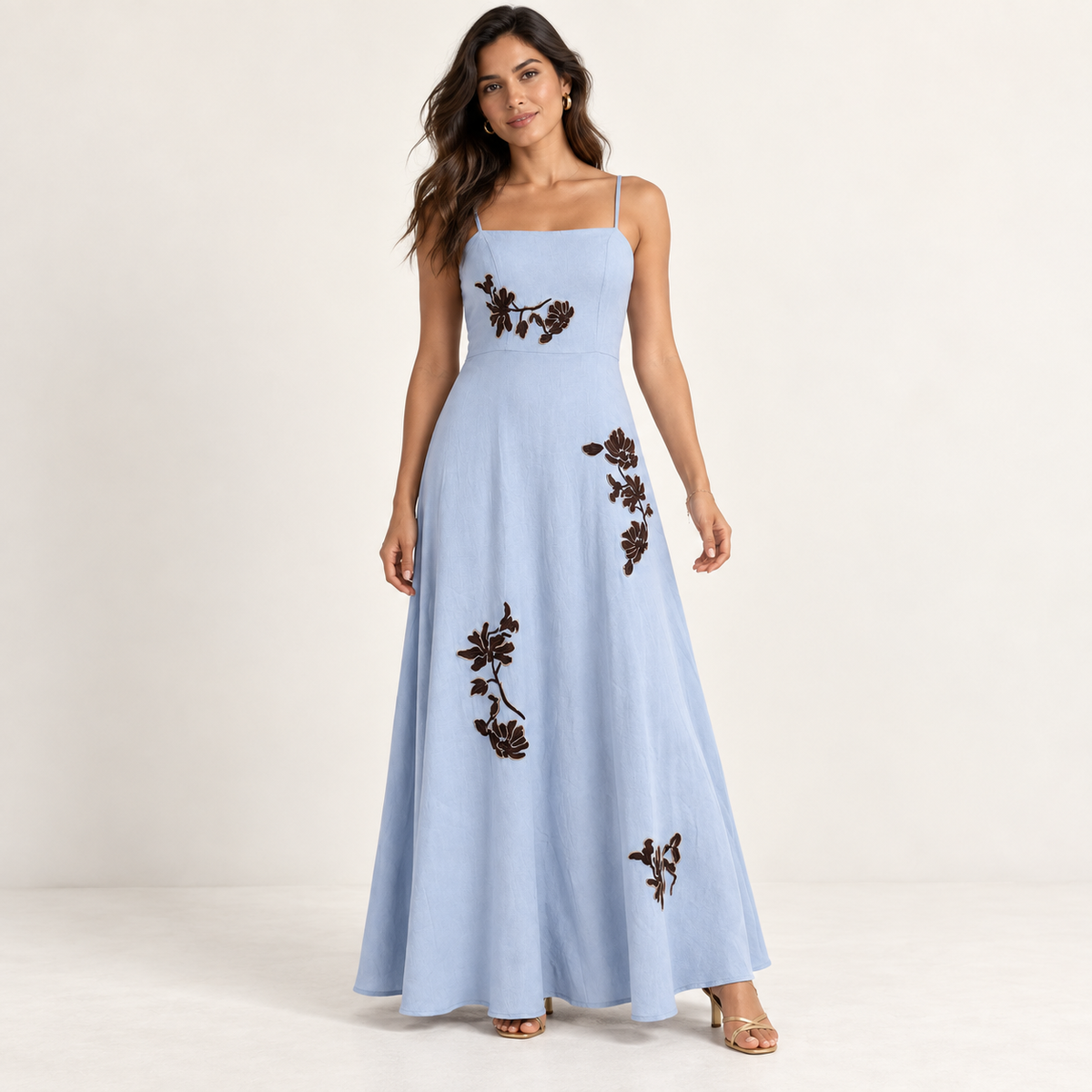 Olea | Vestido Largo Celeste con Bordado Floral para Dama