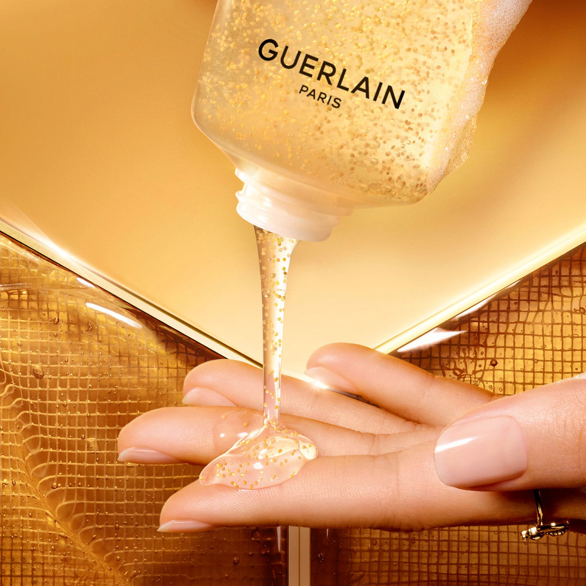 Guerlain | Abeille Royale Cleansing Care-In-Mousse