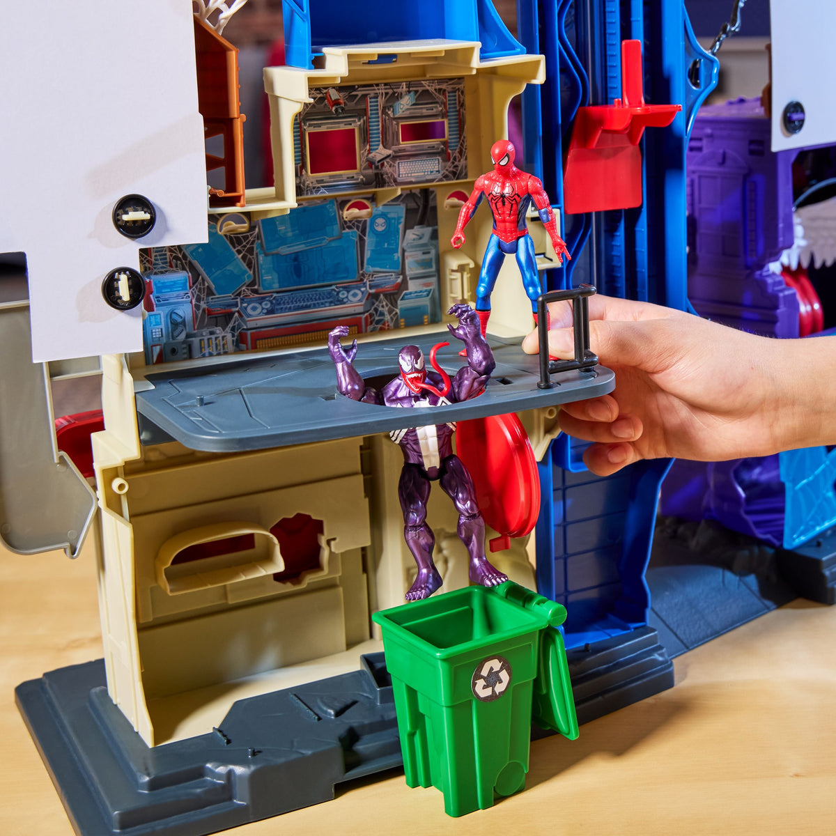 Marvel Spider-Man Venom Versus Web Slinging City Playset