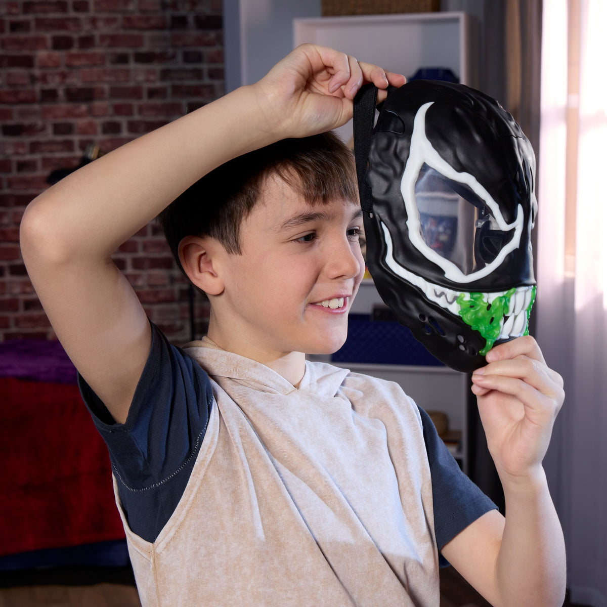 Marvel Spider-Man VenomVersus Venom Glow In The Dark Mask