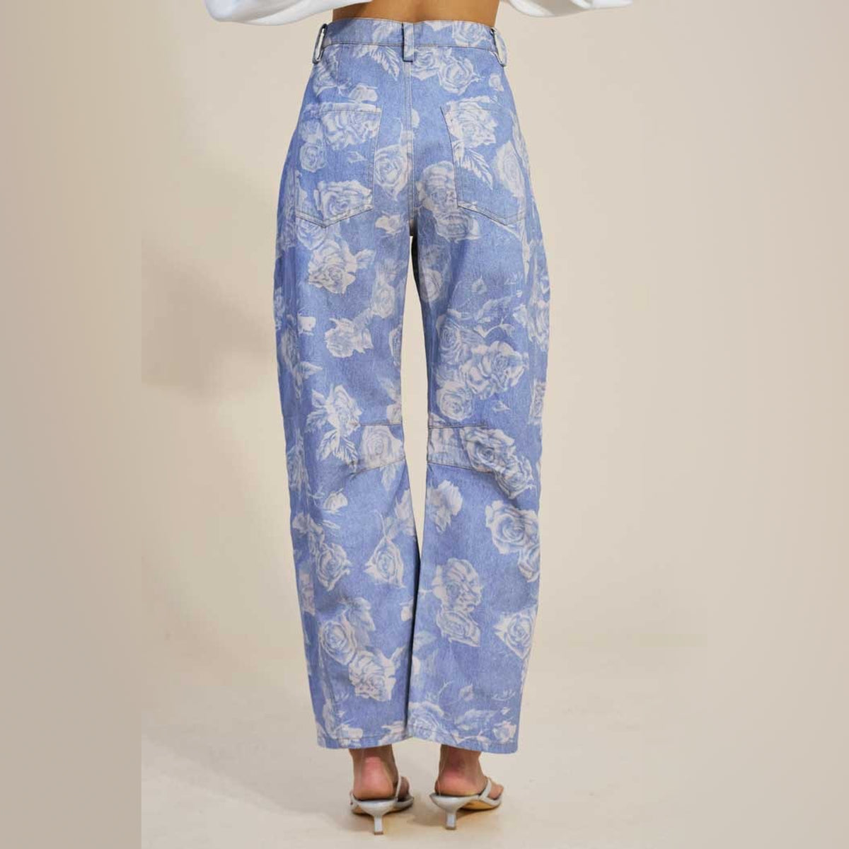 Pantalón Barrel de Denim Floral para Dama