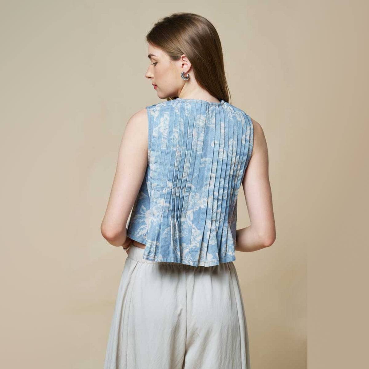 Top sin Mangas de Denim Floral con Fruncidos para Dama