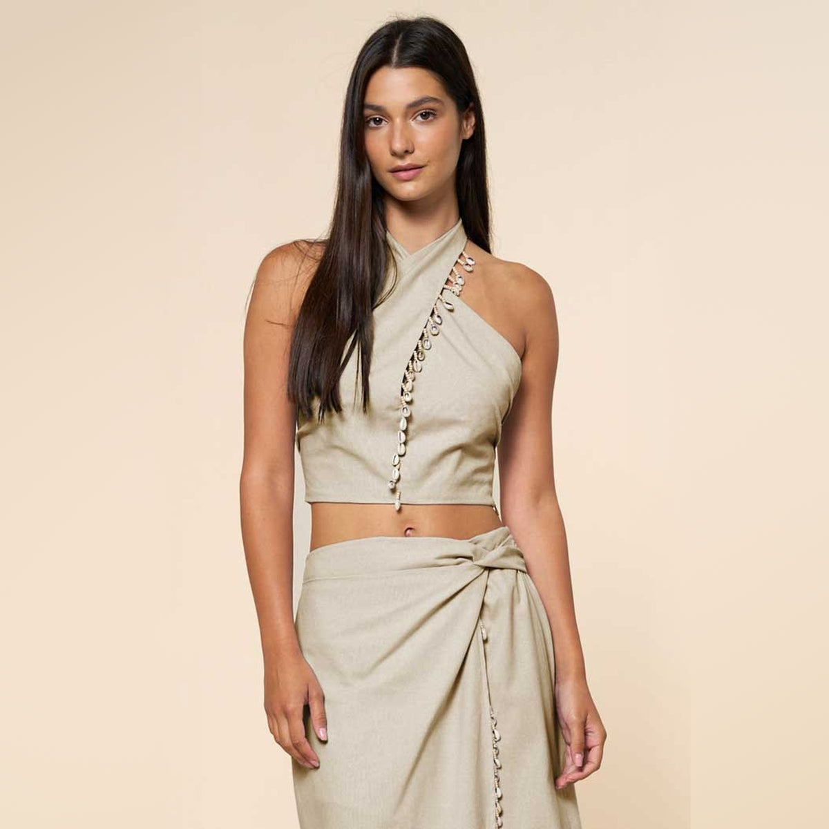 Top Halter Cruzado con Detalles de Conchas para Dama